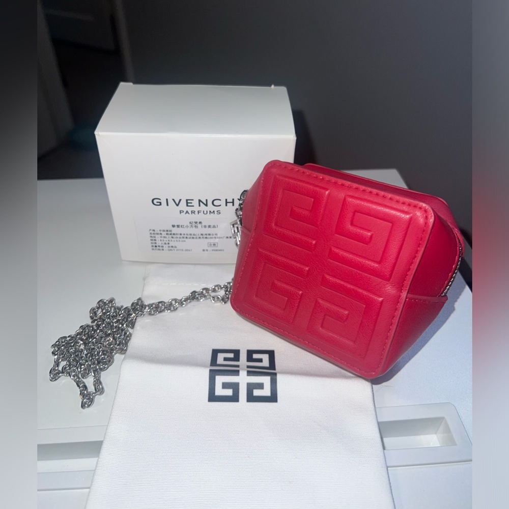 NEW Givenchy Parfums Pouch